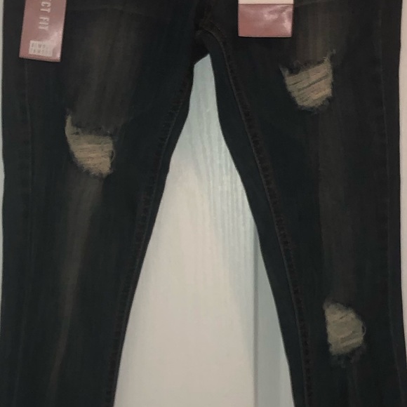 Almost Famous Skinny Jeans - Picture 2 of 3